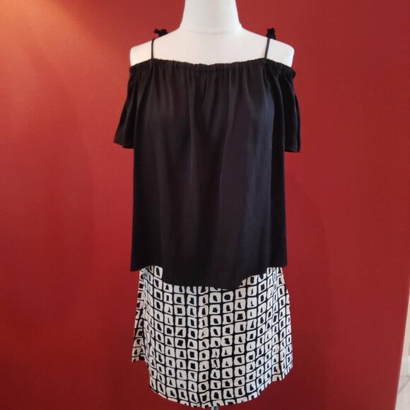 Express Black & White Giraffe Animal Print Skirt Size 5/6 - Picture 4 of 6